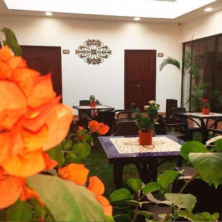 Hostal Las Puertas Santa Ana Esterno foto