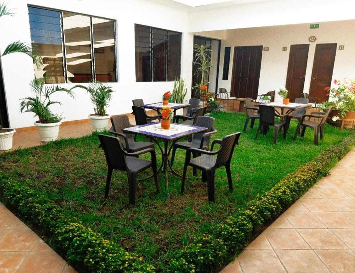 Hostal Las Puertas Santa Ana Esterno foto