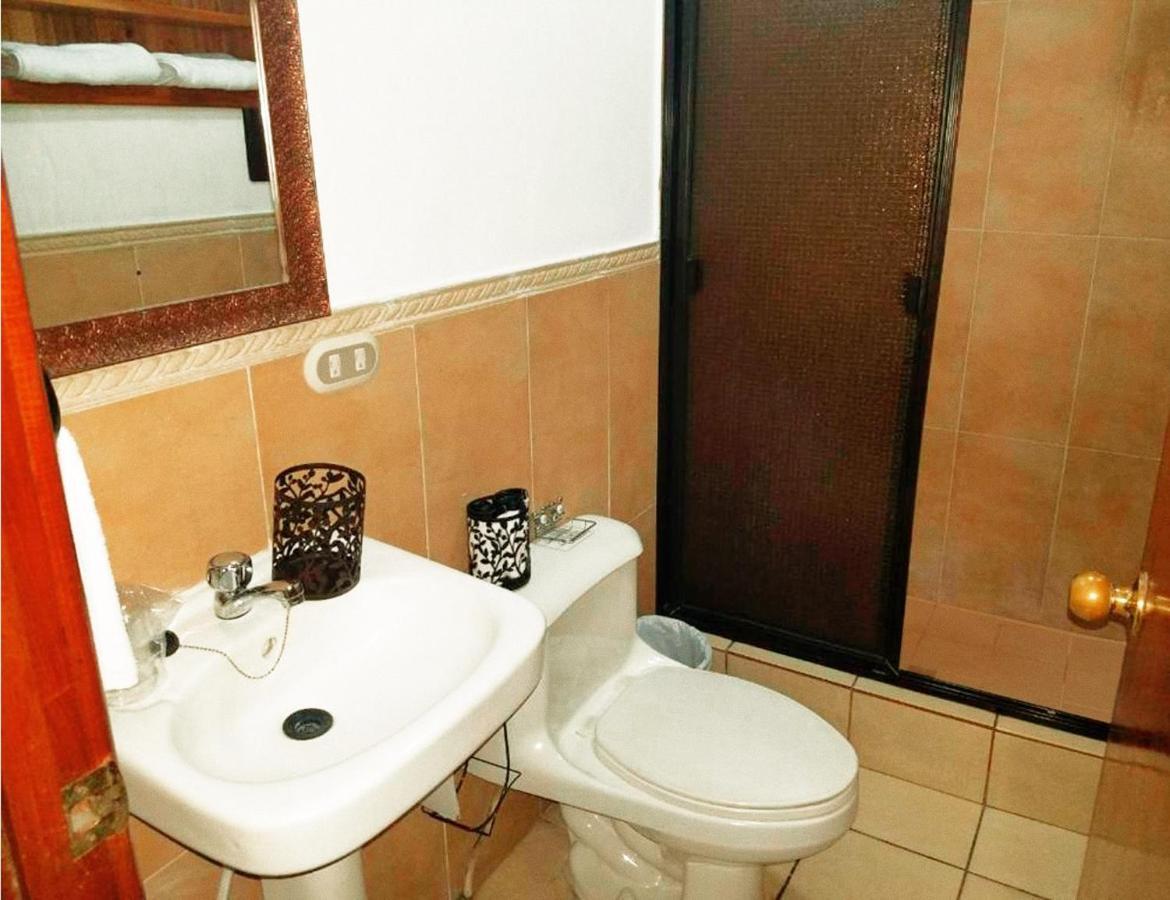 Hostal Las Puertas Santa Ana Esterno foto