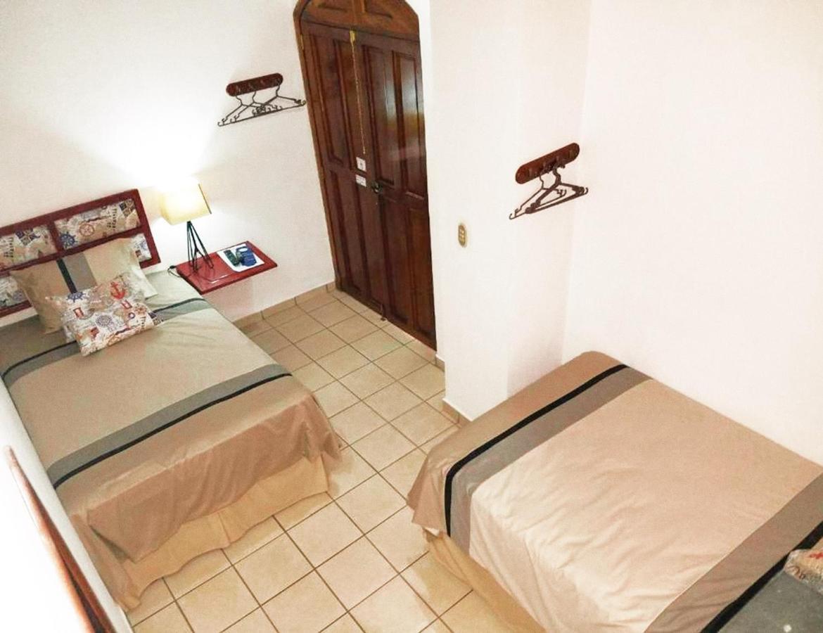 Hostal Las Puertas Santa Ana Esterno foto