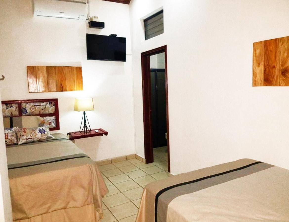 Hostal Las Puertas Santa Ana Esterno foto