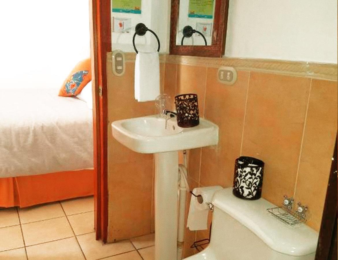 Hostal Las Puertas Santa Ana Esterno foto