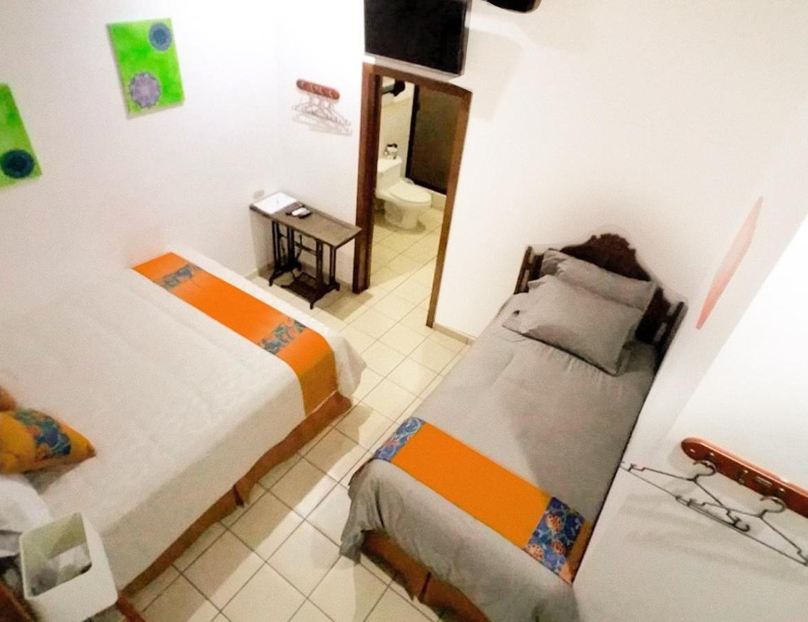 Hostal Las Puertas Santa Ana Esterno foto
