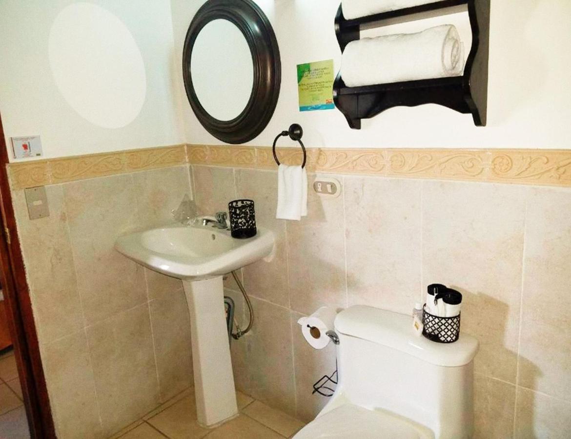 Hostal Las Puertas Santa Ana Esterno foto