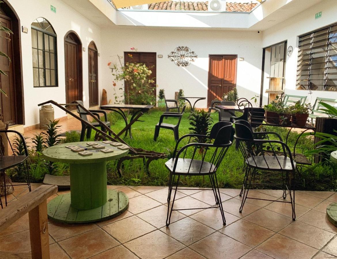 Hostal Las Puertas Santa Ana Esterno foto